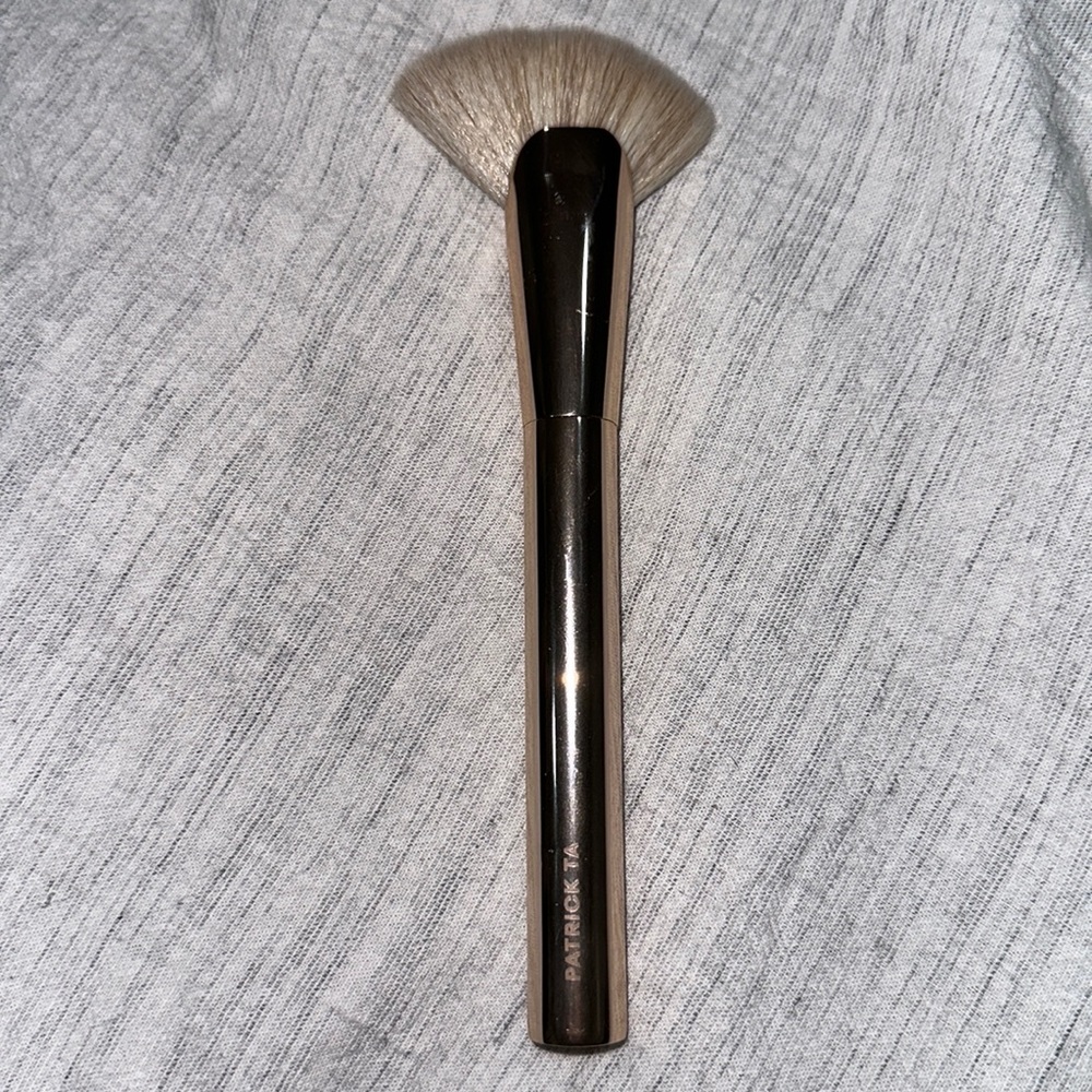 Patrick Ta Contour Brush